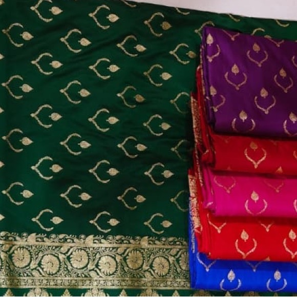 Exquisite Banarasi Art Silk Saree: Handcrafted Elegance in Kanchipuram Silk - Picture 10 of 10